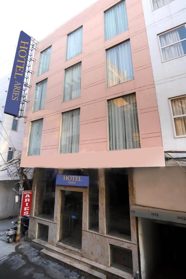 Hotel Aries นิวเดลี ภายนอก รูปภาพ