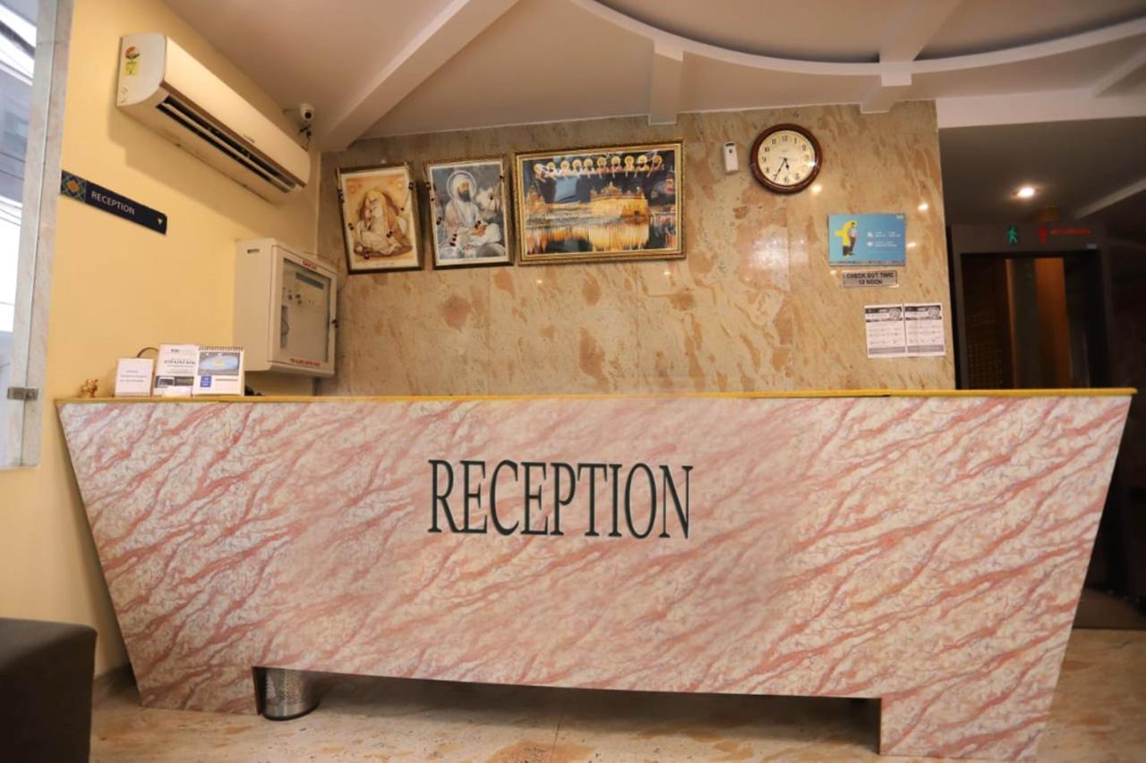 Hotel Aries นิวเดลี ภายนอก รูปภาพ