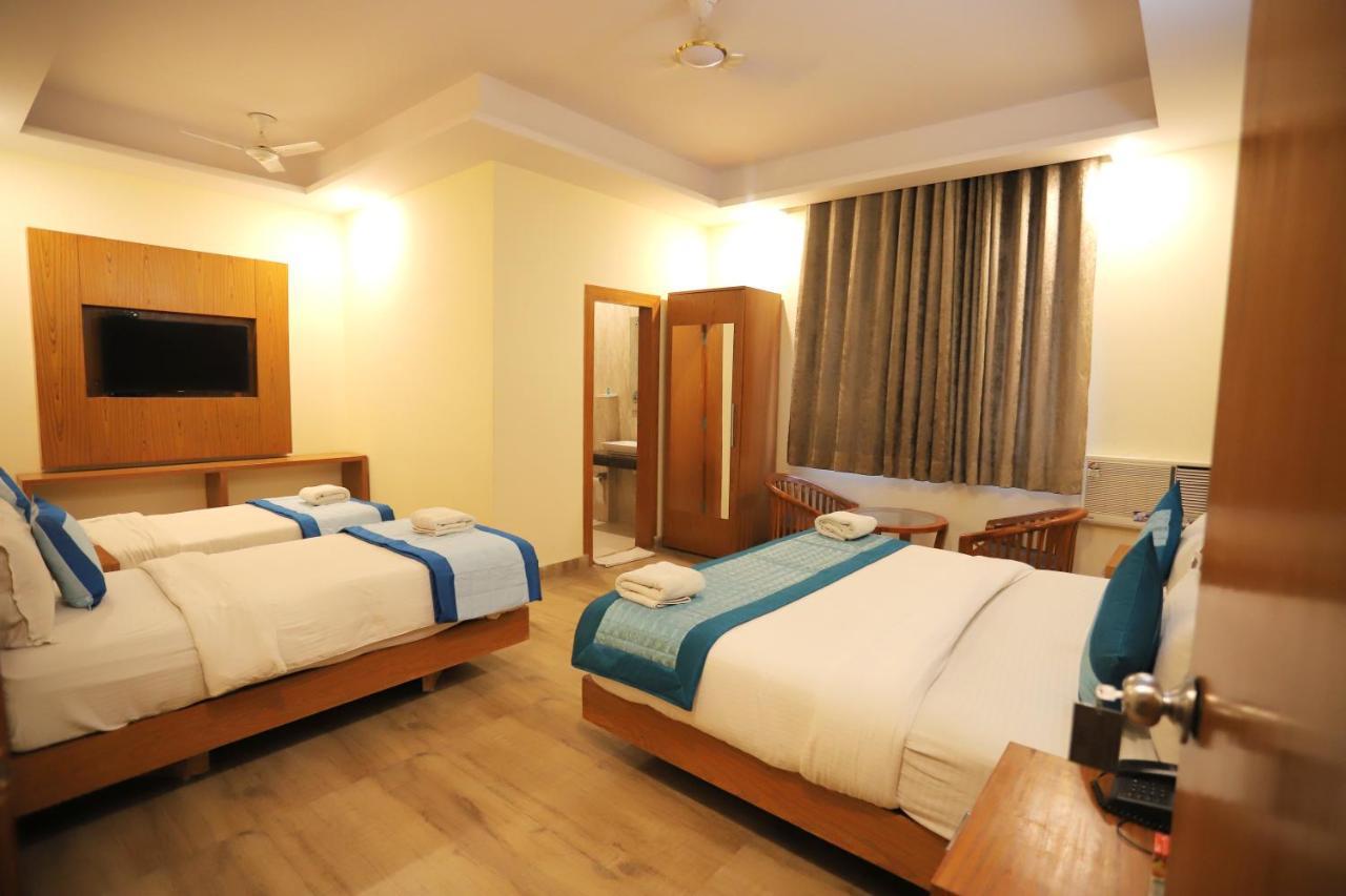 Hotel Aries นิวเดลี ภายนอก รูปภาพ