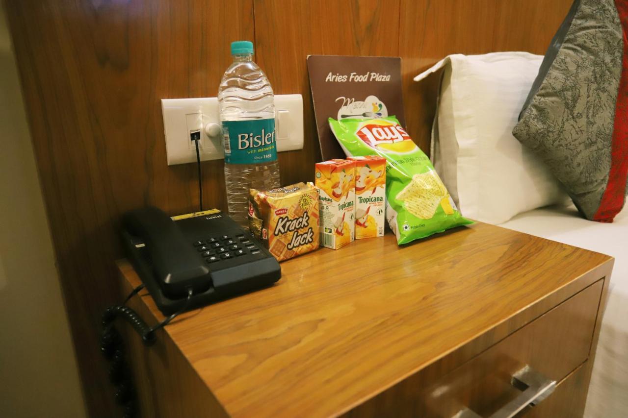Hotel Aries นิวเดลี ภายนอก รูปภาพ